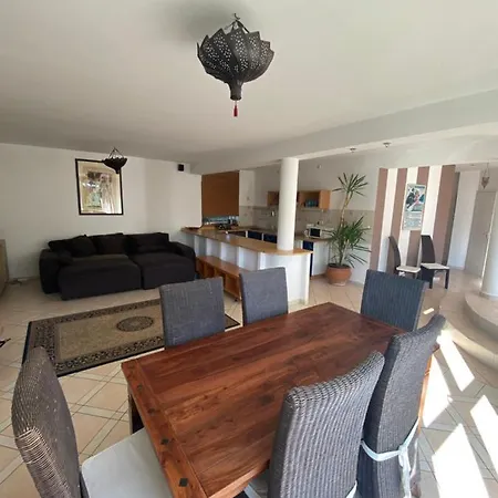 بيت ضيافة Szent Kristof Panzio فونيارتْسفاشغ